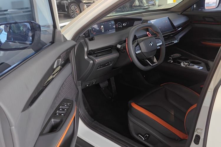 Used Changan UNI-V 2023 1.5T Prestige Model
