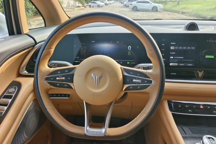 Used VOYAH Dream 2024 PHEV Extended-Range Premium Edition
