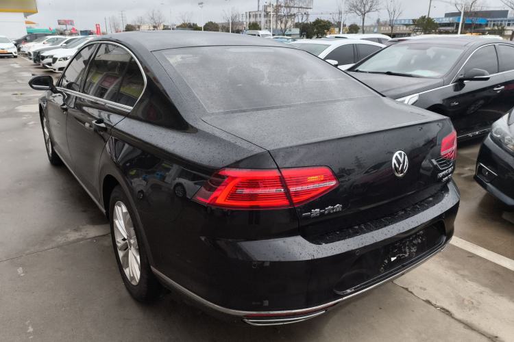 Used Volkswagen Magotan 2018 Facelift 330TSI DSG Luxury Model
