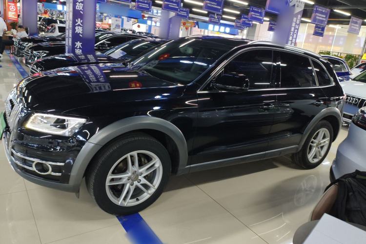 Used Audi Q5 2018 Collector's Edition 40 TFSI Technology Model
