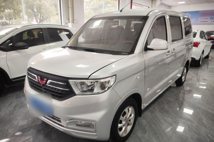 Used Wuling Hongguang V 2019 1.5L Enjoyment Version China VI LAR