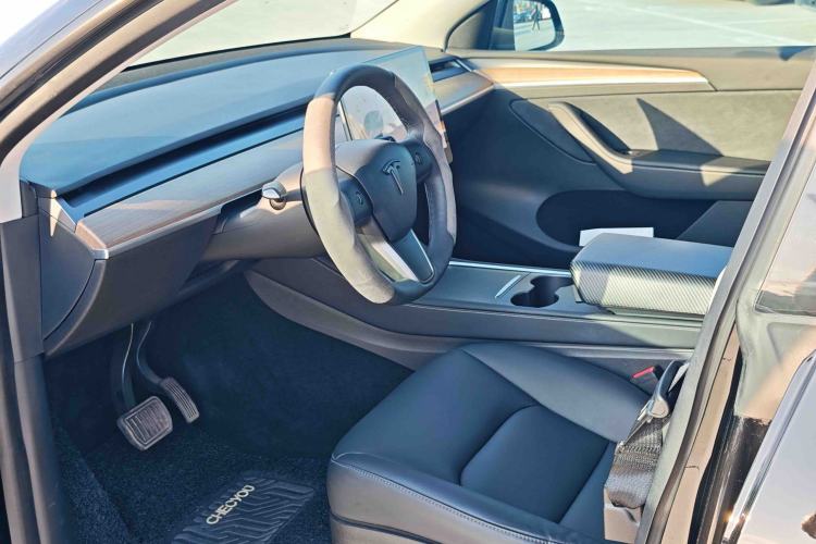 Used Tesla Model Y 2021 Standard Range Rear-Wheel Drive Version