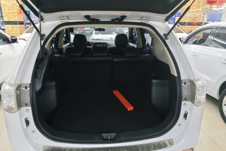 Used Mitsubishi Outlander 2014 2.4L 4x4 Deluxe Value Edition 5 Seats