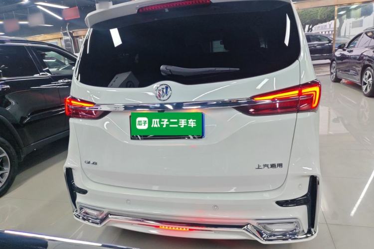 Used Buick GL8 2023 Facelifted Land Cruiser Executive Luxury Version
