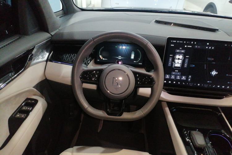 Used Zeekr 009 2022 WE Edition
