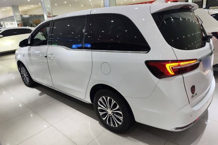 Used Buick GL8 2023 Land Executive Class Comfort Model
