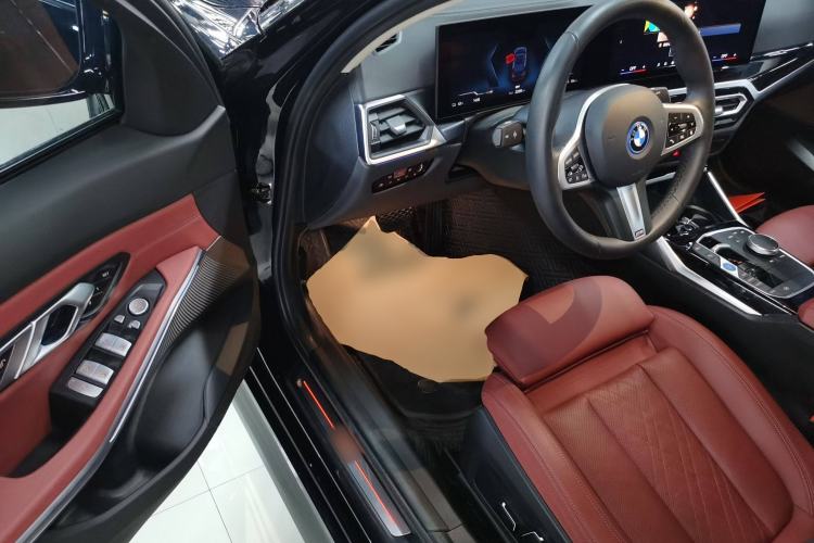 Used BMW i3 2024 eDrive 35 L
