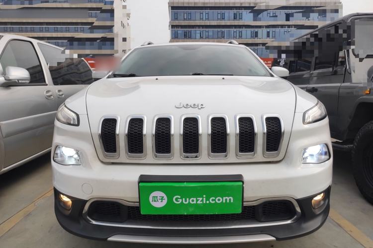 Used  Cherokee 2017 2.0L Superior Edition