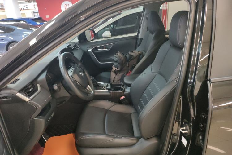 Used Toyota Wildlander 2022 2.0L CVT Two-Wheel Drive Luxury PLUS Edition
