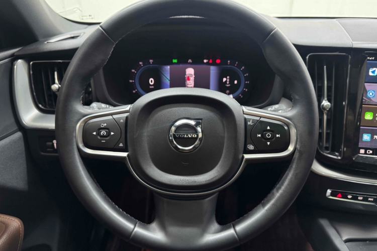 Used Volvo XC60 2022 B5 4x4 Zhiyi Luxury Edition
