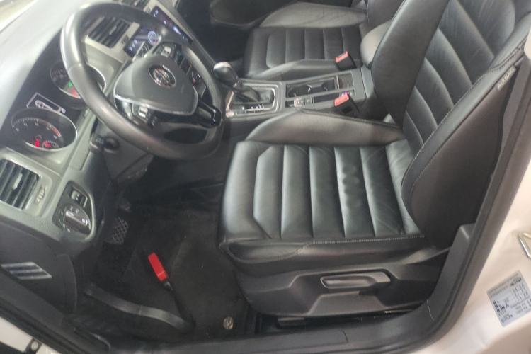 Used Volkswagen Golf 2015 1.4TSI Automatic Luxury Model