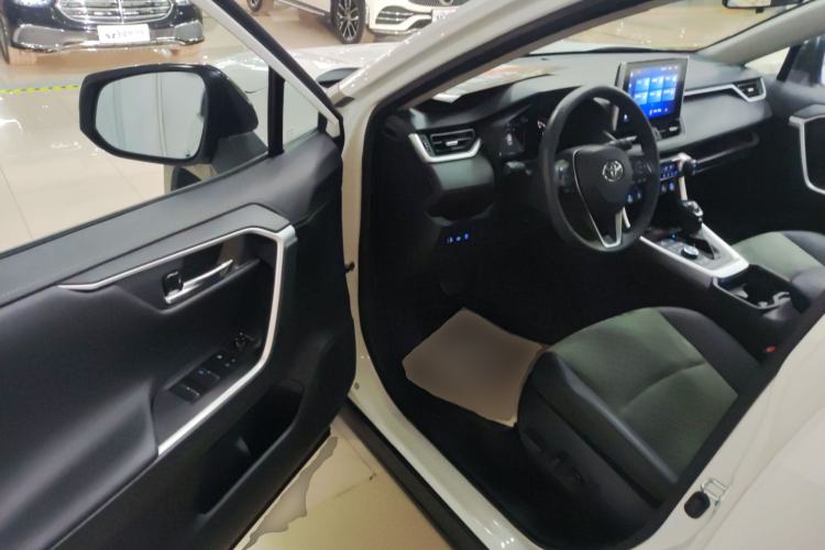 Used Toyota RAV4 2022 2.0L CVT Four-Wheel Drive Premium Edition
