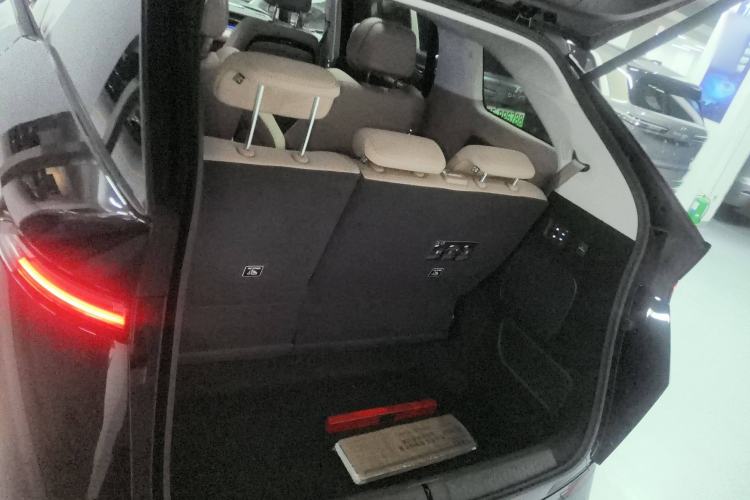 Used XPeng X9 2025 740 Ultra-Long Range Max
