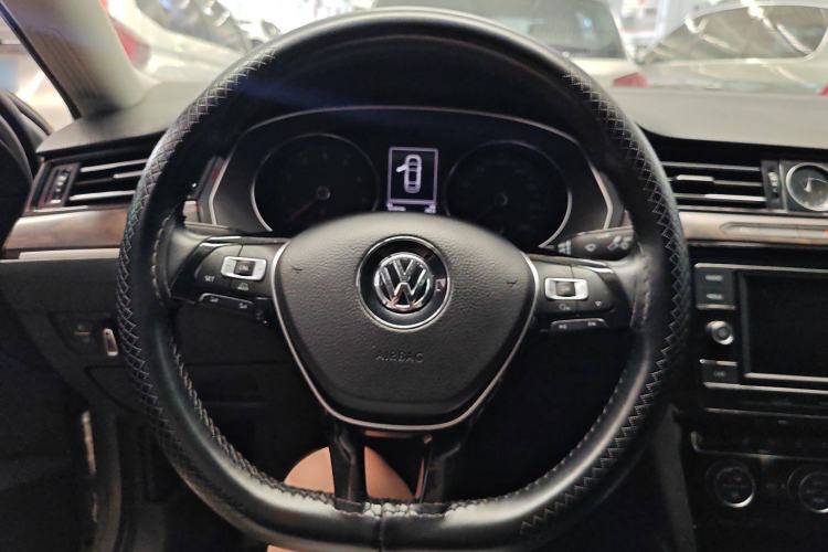 Used Volkswagen Magotan 2018 Facelift 330TSI DSG Luxury Model
