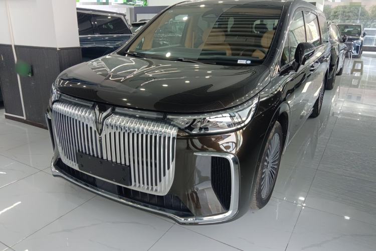 Used VOYAH Dream 2025 PHEV Four-Wheel Drive Prestige Kunpeng Edition
