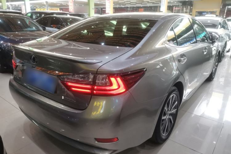 Used Lexus ES 2015 300h Comfort Edition