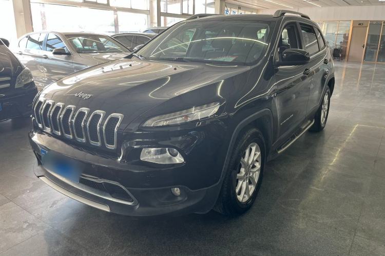 Used  Cherokee 2016 2.4L Professional Smart Version
