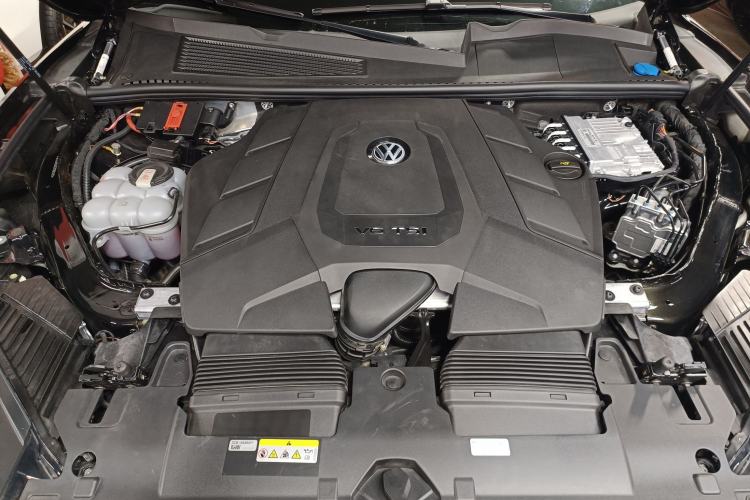 Used Volkswagen Touareg 2022 3.0 TSI Luxury Edition Black Diamond Sport Package
