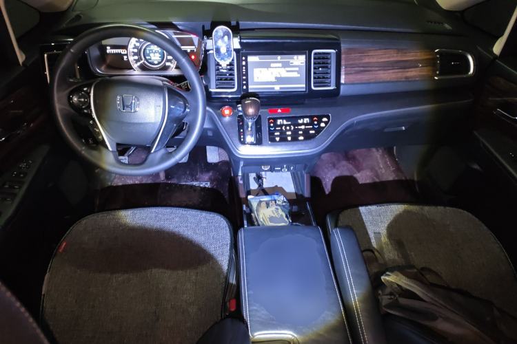 Used Honda Elysion 2016 2.4L Classic Edition
