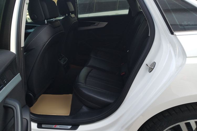 Used Audi A4L 2022 40 TFSI Fashion Dynamic Model
