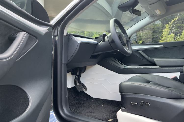 Used Tesla Model Y 2024 Rear-Wheel-Drive Version
