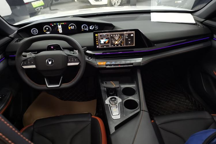 Used Changan UNI-V 2023 1.5T Prestige Model