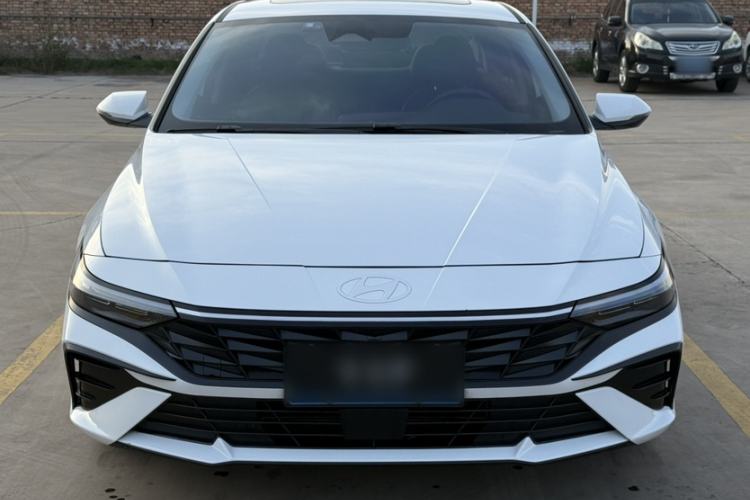 Used Hyundai Elantra 2023 1.5L CVT LUX Prestige Edition
