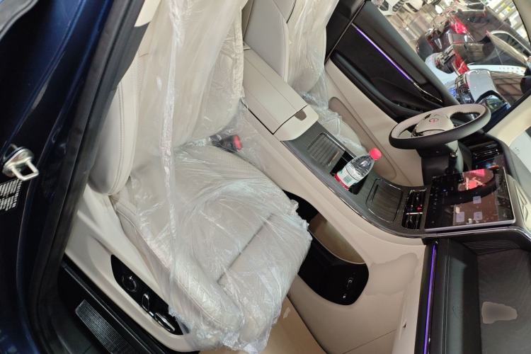 Used GAC Trumpchi Xiangwang M8 2025 Kunkun Series Ultra First-Class Cabin
