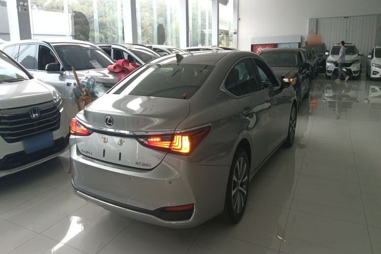 Used Lexus ES 2020 260 Excellence Edition
