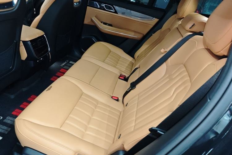 Used Lynk & Co 09 EM-P 2023 2.0TD EM-P Long-Range Version PM 7-Seater