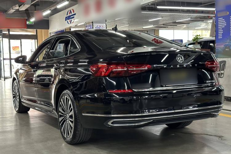 Used Volkswagen Passat 2020 330TSI Luxury Edition China VI
