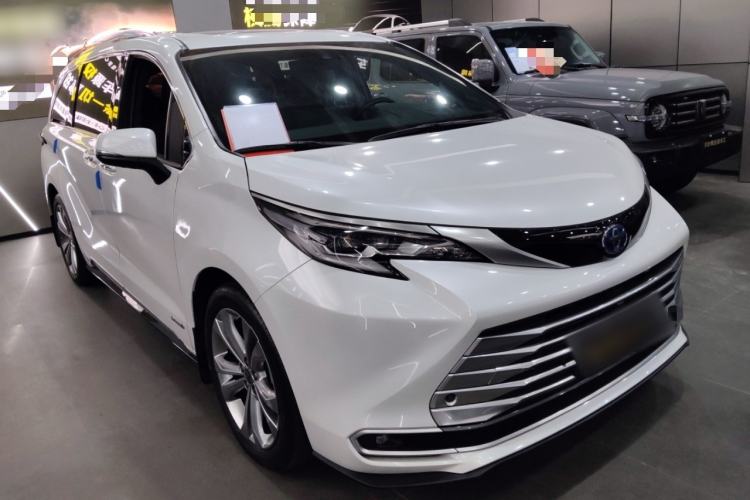 Used Toyota Sienna 2021 2.5L Hybrid Platinum Edition
