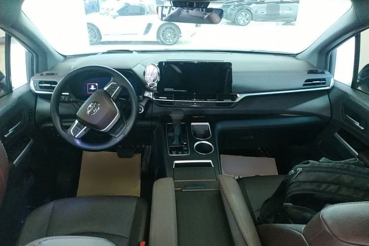 Used Toyota Granvia 2024 2.5L Hybrid Prestige PLUS Four-Wheel Drive Version