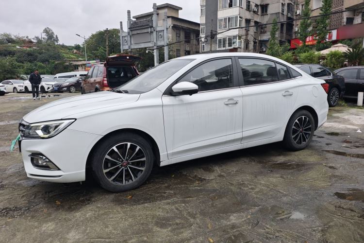 Used Roewe i5 2020 1.5L Automatic 4G Connect Luxury Flagship Edition
