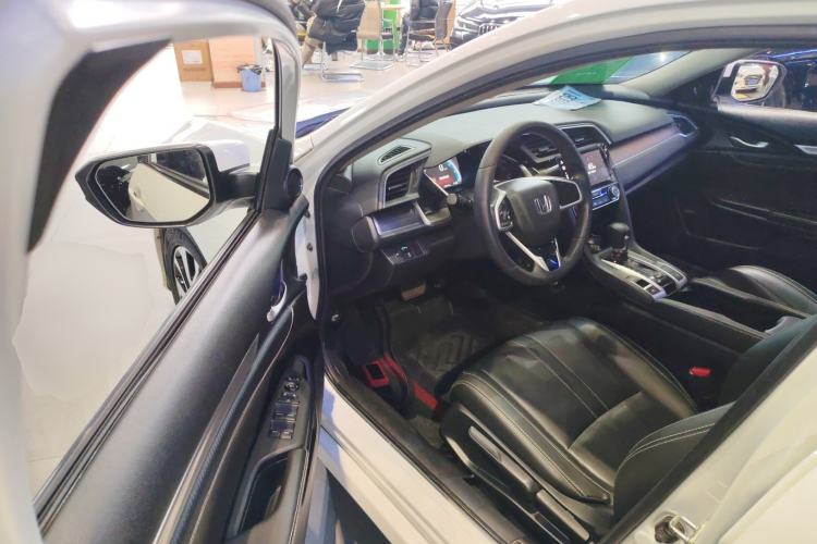 Used Honda Civic 2016 220TURBO CVT Luxury Edition
