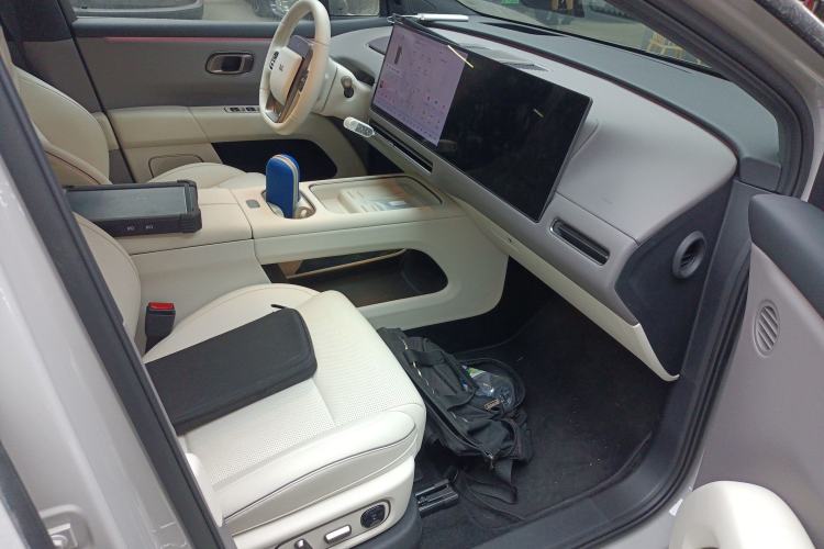 Used Li Auto Li Auto i6 2025 Model Four-Wheel-Drive Standard Type
