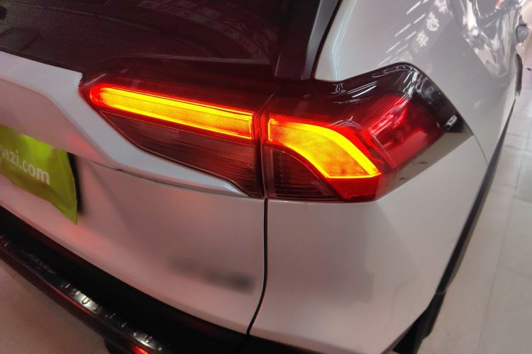 Used Toyota RAV4 2021 2.0L CVT Two-Wheel Drive Fashion PLUS Edition
