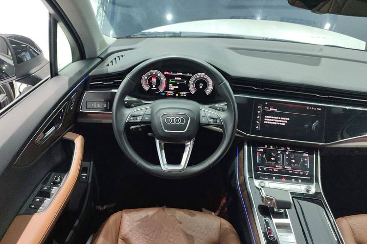 Used Audi Q7 2022 55 TFSI quattro S line Sport model
