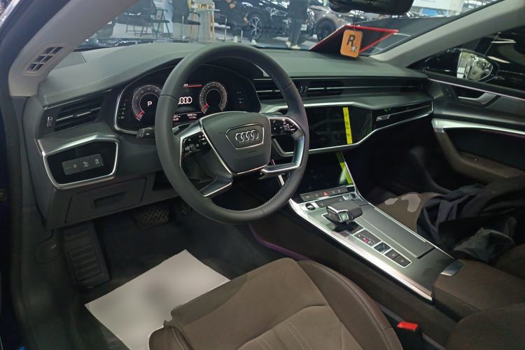 Used Audi A7L 2024 45TFSI S-line Dream-Building Edition Flow Crystal Package
