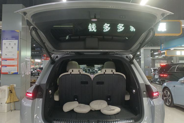 Used Li Auto L8 2023 Pro Model
