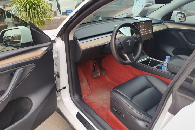 Used Tesla Model Y 2022 Rear-Wheel-Drive Version