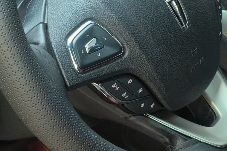 Used Lincoln MKC 2017 2.0T Two-Wheel Drive Deluxe Edition
