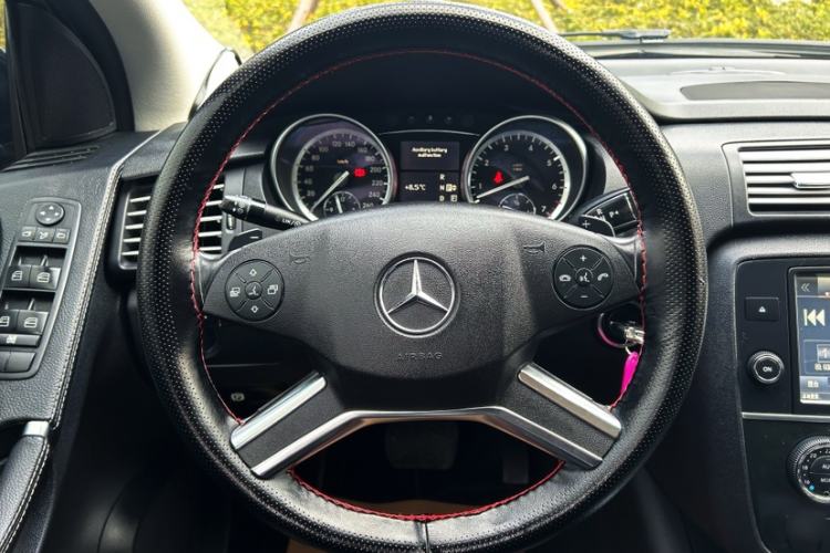 Used Mercedes-Benz R-Class 2017 R 320 4MATIC Business Edition Prestige Model
