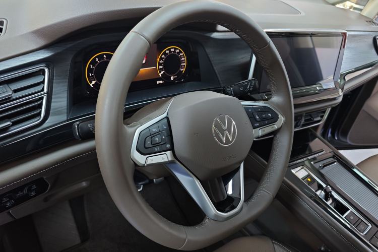 Used Volkswagen Viloran 2023 Revised Version 380TSI Luxury Edition
