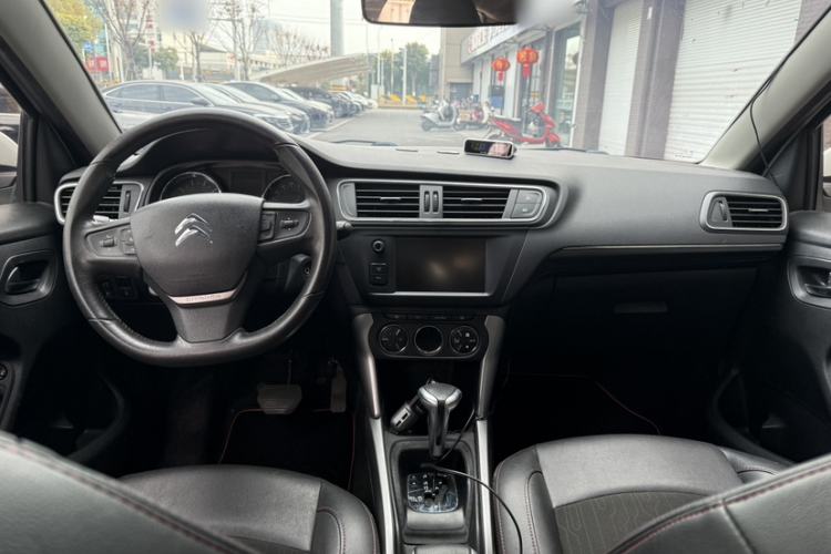 Used Citroen C3-XR 2017 230THP Automatic Pioneer Model
