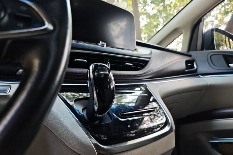 Used Buick GL8 2022 Land Business Class 652T Luxury Model
