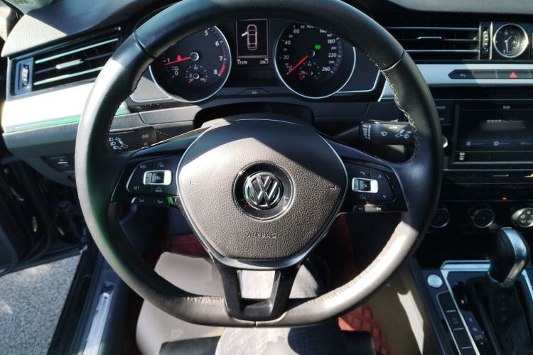 Used Volkswagen Magotan 2018 280TSI DSG Leading Model