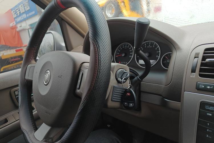 Used Buick GL8 2014 2.4L Comfort Edition
