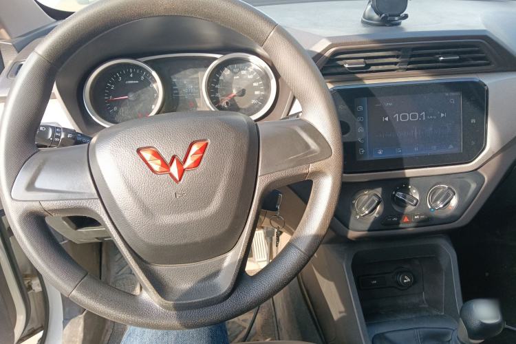 Used Wuling Hongguang 2021 1.5L Facelifted S Comfort Version with Electric Power Steering LAR
