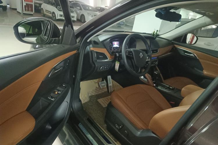 Used BORGWARD BX7 2016 28T Two-Wheel Drive Luxury Version 5 Seats
